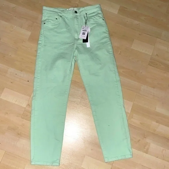 Spring forward with Stradivarius ASOS mint green salad 🥗 color mom jeans NWT - Picture 4 of 10